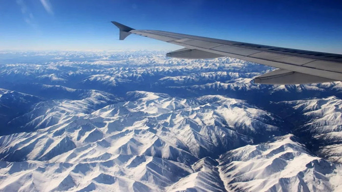 Flight to Tibet