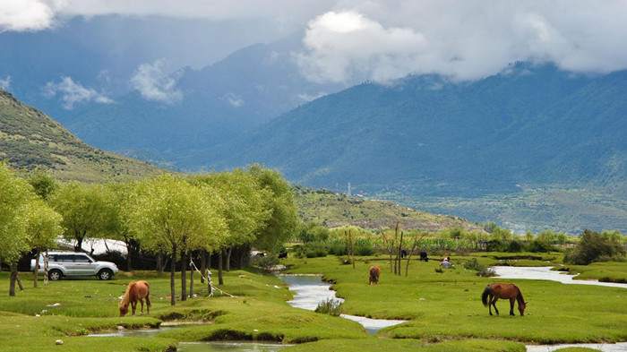 Highway from Tibet to Sichuan and Yunnan