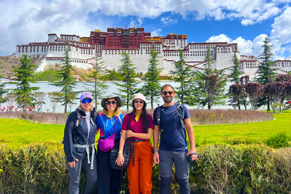 Visit Potala Palace in summer