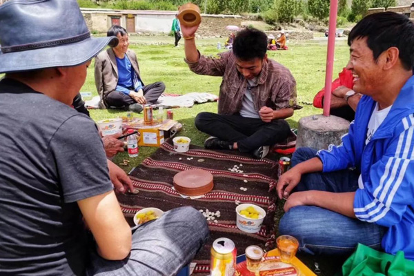 Picnicking in Norbulingka Park during Shoton Festival