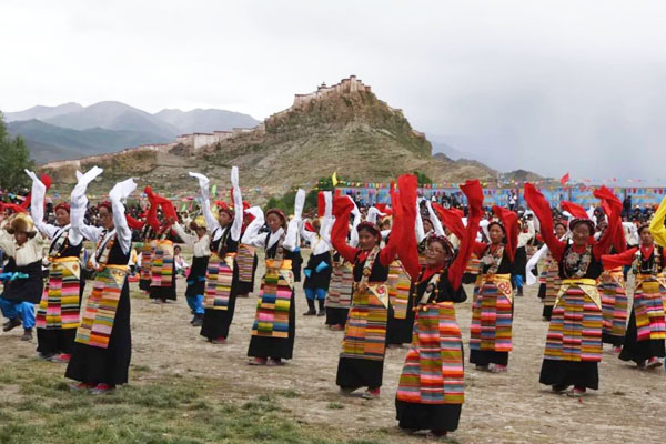 Tibetan Damar festival in Gyantse