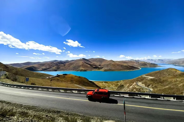 Tibet Yamdrok Lake