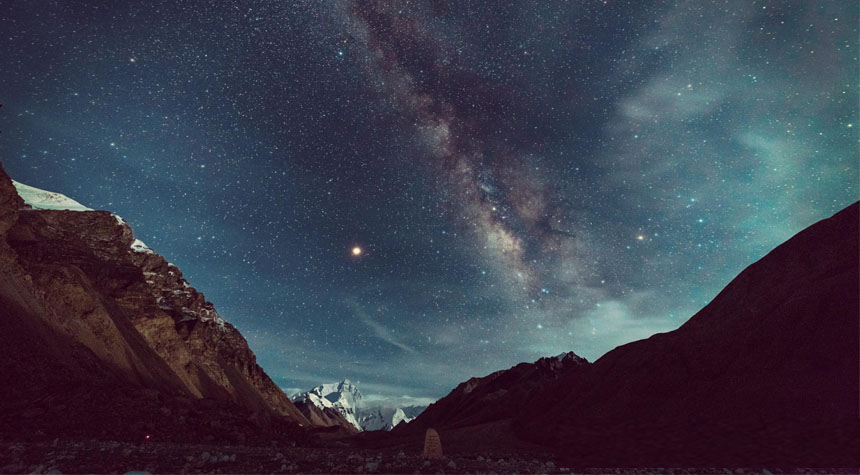 Tibet Everest Base Camp stunning starry skies view in night