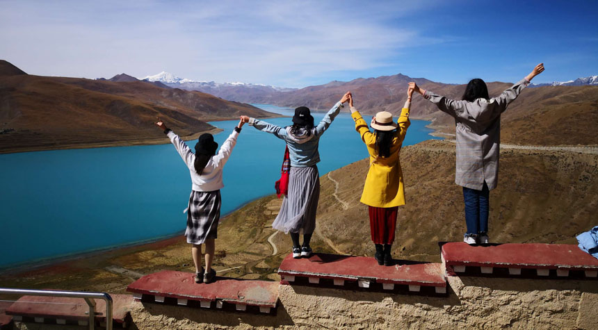 Yamdrok Lake in Tibet