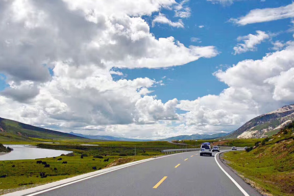 Take an overland trip to Tibet along National 318 Road