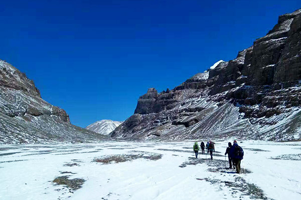 Snowy road of Kailash Kora
