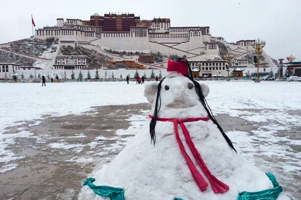 Snowy Lhasa in winter