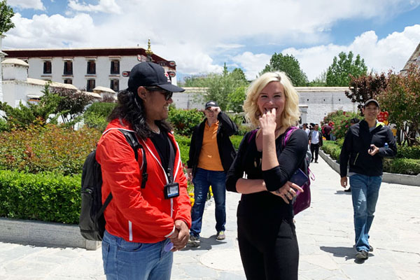 Visit Tibet with our Tibetan travel guide