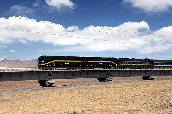 Eneter Tibet via Xining-Lhasa Train