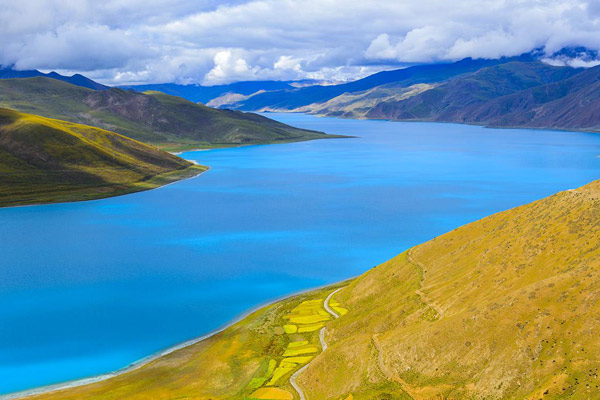 Yamdrok Lake