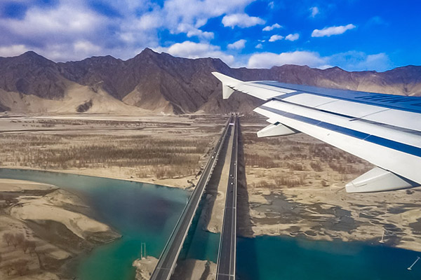  Taking a Flight to Lhasa 